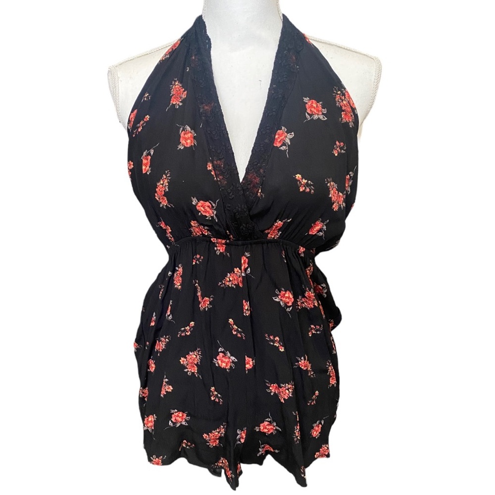 Audrey 3+1 | NWOT Women’s Black with red floral print backless romper size M
